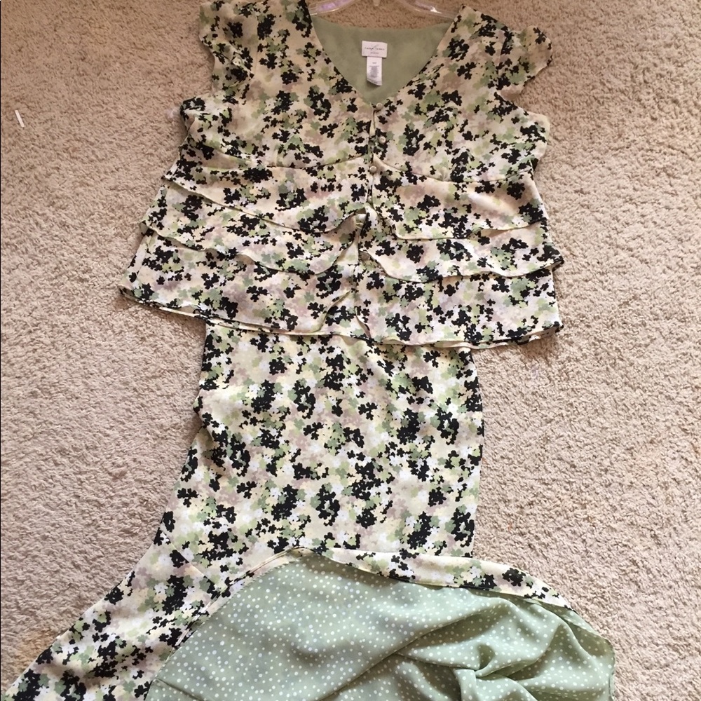 Emma James 2 piece set with reversible skirt. 16 W